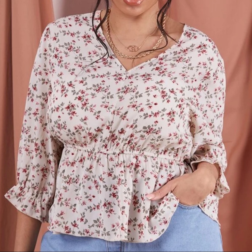 Plus V-Neck Ditsy Floral Peplum Blouse